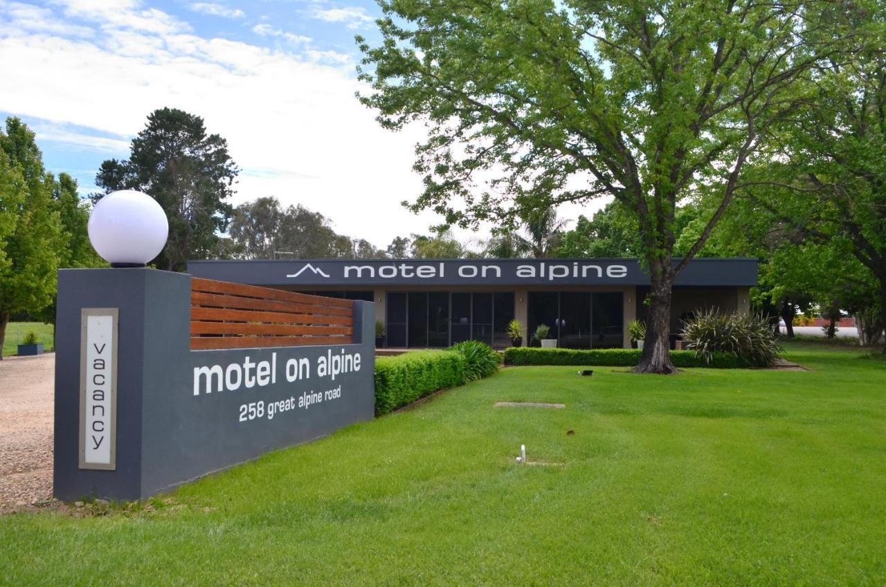 Myrtleford Motel On Alpine Exterior photo